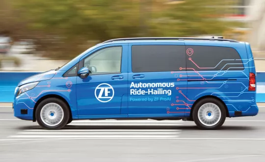 Η ZF παρουσίασε ένα ρομποτικό ταξί, δίχως τιμόνι και πεντάλ.