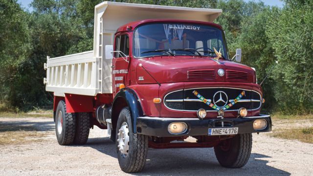 Η αγορά του φορτηγού έγινε το 1982 και κόστισε 3.000.000 δραχμές. 