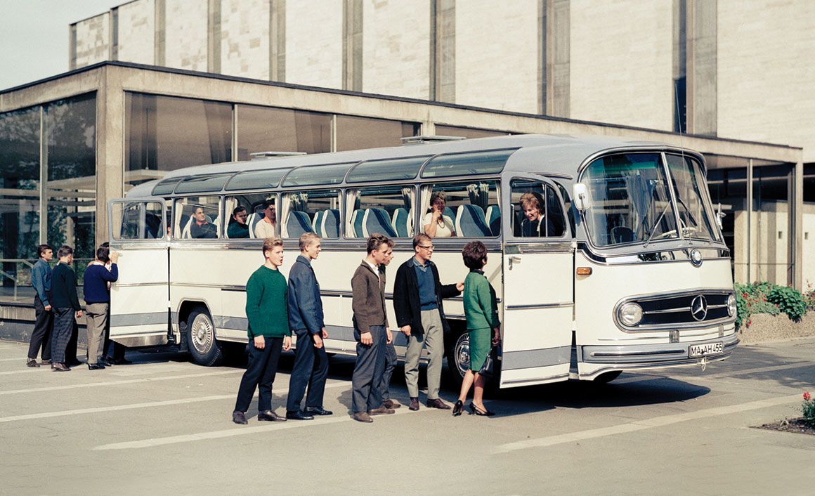 Η σειρά O 321 [O 321 H και το μακρύτερο O 321 HL (φωτό)] προσφερόταν σε έκδοση αστικού, υπεραστικού και τουριστικού λεωφορείου μεγάλων αποστάσεων. 