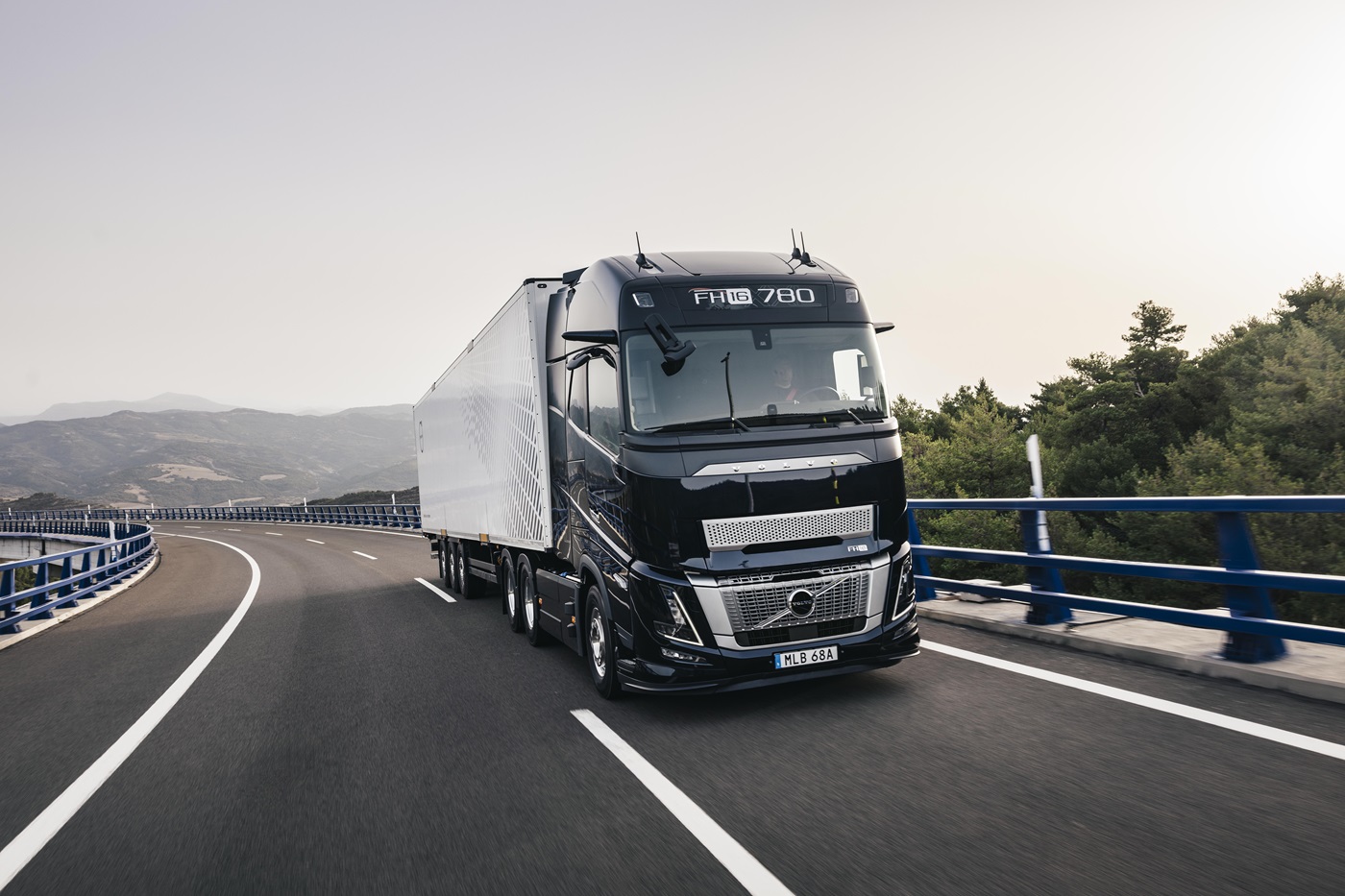 Volvo FH 780: Το ισχυρότερο φορτηγό στον κόσμο | ΤΡΟΧΟΙ και TIR