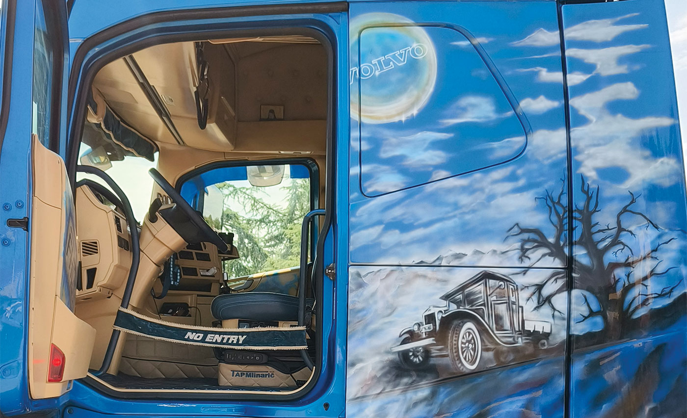Volvo FH - Εντυπωσιακή αερογραφία και λεπτομέρειες