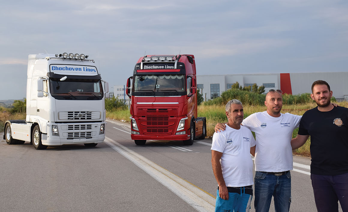 Τα δύο Volvo της εταιρείας Chochoven Lines.