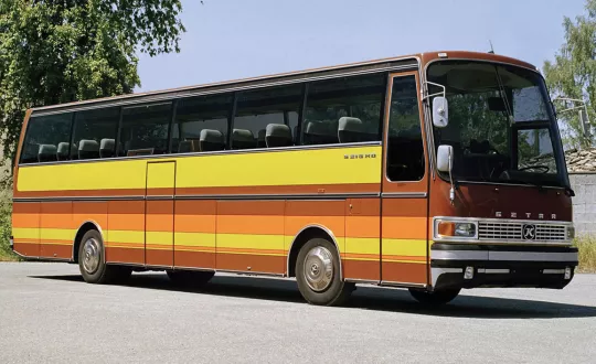 Όχι ένα «τυχαίο» Setra σειράς 200, αλλά το πρωτότυπο του 1976: Η Setra δεν θα μπορούσε να βρει καλύτερο τρόπο για να γιορτάσει τα 25α της γενέθλια, καθώς οι τεχνολογικές καινοτομίες του νέου μοντέλου έμελλε να σημαδέψουν την αυτοκινητοβιομηχανία
