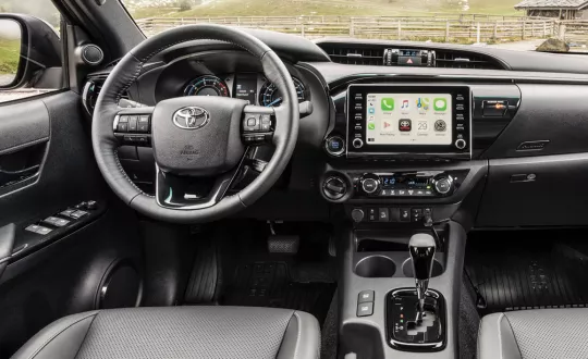 Συνολικά αναβαθμισμένο το νέο Toyota Hilux.