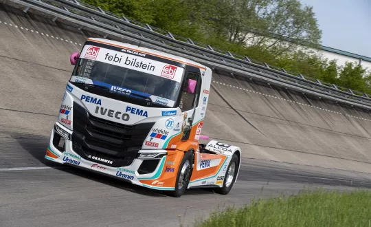 Το νέο αγωνιστικό φορτηγό της ομάδας Team Schwabentruck, που θα οδηγεί φέτος η Steffi Halm.