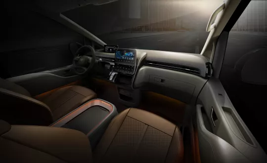 High-tech και πολυτελές το εσωτερικό του Hyundai STARIA.