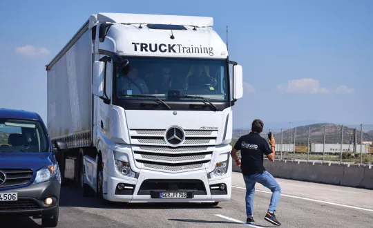 Δείτε ποια συστήματα ενεργητικής ασφάλειας θα είναι υποχρεωτικά από το 2022 σε όλα τα οχήματα που ταξινομούνται στην Ευρώπη. Δείτε ποια συστήματα ενεργητικής ασφάλειας θα είναι υποχρεωτικά από το 2022 σε όλα τα οχήματα που ταξινομούνται στην Ευρώπη.