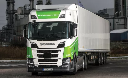 Το Scania R410 αποτελεί μια παγκόσμια πρωτιά στην κατηγορία των βαρέων φορτηγών και πρόκειται να χρησιμοποιηθεί στη μεταφορά αιθανόλης.