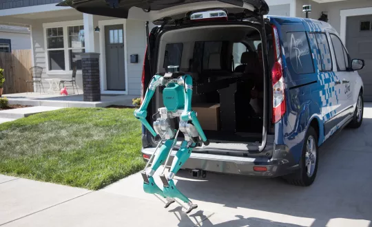 To αυτόνομο ρομπότ «Digit» προέκυψε από τη σύμπραξη της Ford με την εταιρεία τεχνολογίας, Agility Robotics.
