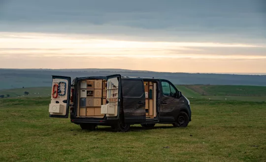 Το Nissan NV300 Concept-van είναι ένα πρωτότυπο βαν, το οποίο δημιουργήθηκε προκειμένου η ιαπωνική εταιρεία να επιδείξει την ευελιξία των επαγγελματικών της οχημάτων, ως προς τις εξατομικευμένες μετασκευές όλων των τύπων. Το Nissan NV300 Concept-van είναι ένα πρωτότυπο βαν, το οποίο δημιουργήθηκε προκειμένου η ιαπωνική εταιρεία να επιδείξει την ευελιξία των επαγγελματικών της οχημάτων, ως προς τις εξατομικευμένες μετασκευές όλων των τύπων.