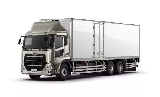 Στο πλαίσιο της συνεργασίας των δύο ομίλων, η Isuzu Motors θα εξαγοράσει από το Volvo Group, την ιαπωνική εταιρεία UD Trucks. Στη φωτό η ναυαρχίδα UD Trucks Quon.