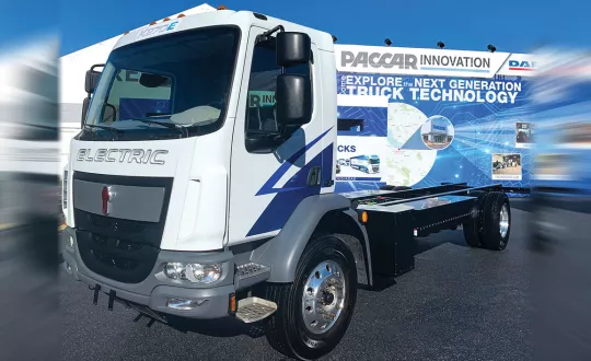 Το ηλεκτρικό Kenworth K270E υπόσχεται αυτονομία έως και 320 χλμ. Το ηλεκτρικό Kenworth K270E υπόσχεται αυτονομία έως και 320 χλμ.