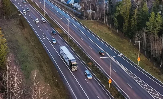 Αυτόνομο Scania στον αυτοκινητόδρομο Ε4, όπου πήρε άδεια κυκλοφορίας.