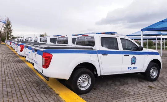 Τα αστυνομικά περιπολικά ΝAVARA, έκδοσης Double Cab, διαθέτουν τετρακίνηση και εφοδιάζονται με τον κινητήρα 2.3 diesel, ισχύος 163PS.
