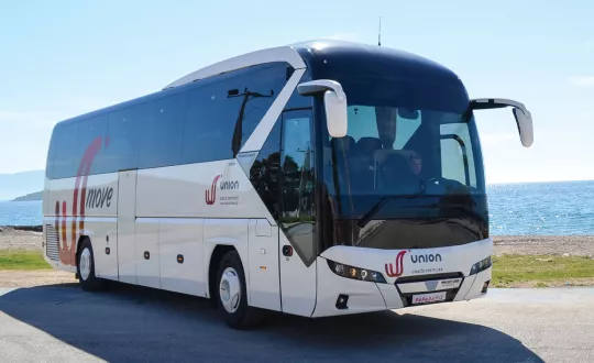 Με ένα στόλο 78 ιδιόκτητων τουριστικών λεωφορείων, η Union Coach Services μεταφέρει ετησίως 2,5 εκ. επιβάτες.