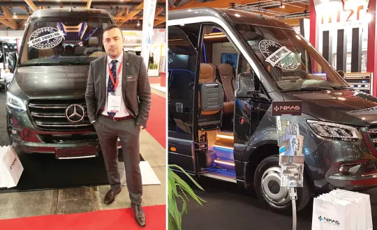 Ο κ. Κώστας Νίκας στο περίπτερο της Busworld στις Βρυξέλλες. Ο κ. Κώστας Νίκας στο περίπτερο της Busworld στις Βρυξέλλες.