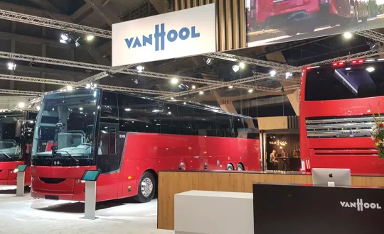 Εντός έδρας η Van Hool με πλήθος εκθεμάτων Εντός έδρας η Van Hool με πλήθος εκθεμάτων