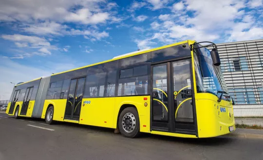 Το αρθρωτό Karsan Menarinibus Citymood 18 των 18.050 χλστ., έχει τη δυνατότητα μεταφοράς έως και 146 επιβατών, από τους οποίους οι 40 είναι καθήμενοι.