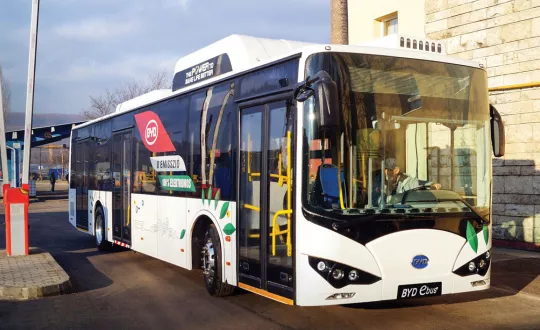 Η BYD έχει πουλήσει μέχρι στιγμής περισσότερα από 600 ebuses σε 12 χώρες της Γηραιάς Ηπείρου και έχει έτσι αναδειχθεί ως ένας από τους ηγέτες στο χώρο των ηλεκτροκίνητων λεωφορείων. Η BYD έχει πουλήσει μέχρι στιγμής περισσότερα από 600 ebuses σε 12 χώρες της Γηραιάς Ηπείρου και έχει έτσι αναδειχθεί ως ένας από τους ηγέτες στο χώρο των ηλεκτροκίνητων λεωφορείων.