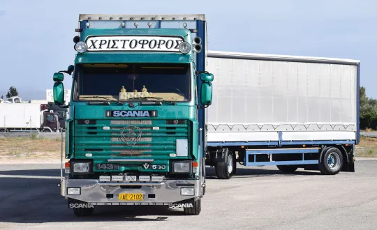 Super 143M 500. O V8 κινητήρας 14,2 λίτρων, αποδίδει 500 ίππους και ροπή 2.100 Nm.