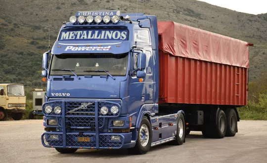 Το Volvo του Αναστάση Μεταλληνού από την Κέρκυρα. To FH είναι αφιερωμένο στην κόρη του Αναστάση, την Χριστίνα.