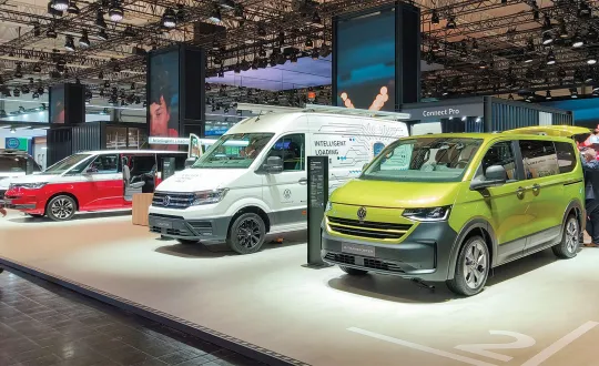 Η Volkswagen Commercial Vehicles παρουσίασε μια ευρεία γκάμα προϊόντων με ψηφιακές υπηρεσίες, εξατομικευμένες λύσεις αμαξώματος και τεχνολογίες του μέλλοντος