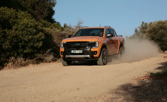 Το πρώτο plug-in υβριδικό ελαφρύ ημιφορτηγό της Ford 