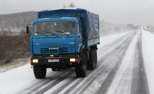 Μόνο άνδρες στο τιμόνι των φορτηγών στη Ρωσία. Οι γυναίκες θα περιμένουν ακόμα δύο χρόνια μέχρι το 2021 (φωτό ΤΡΟΧΟΙ & ΤΙR).