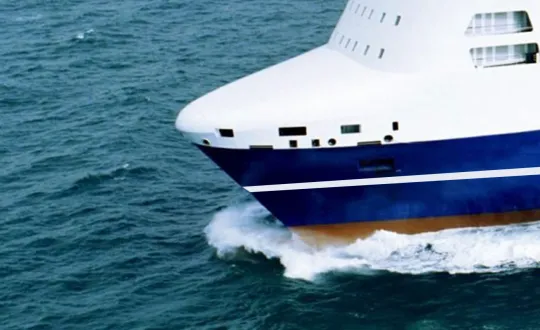 πλοιο στη θάλασσα