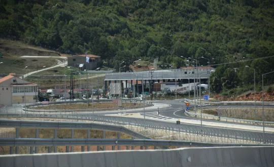 η διέλευση φορτηγών οχημάτων για τη μεταφορά εμπορευμάτων μέσω των συνοριακών σημείων ελέγχου Κακαβιάς και Ευζώνων είναι δυνατή υπό την προϋπόθεση της αρνητικής ανίχνευσης των οδηγών φορτηγών κατά την υποβολή τους σε rapid test η διέλευση φορτηγών οχημάτων για τη μεταφορά εμπορευμάτων μέσω των συνοριακών σημείων ελέγχου Κακαβιάς και Ευζώνων είναι δυνατή υπό την προϋπόθεση της αρνητικής ανίχνευσης των οδηγών φορτηγών κατά την υποβολή τους σε εξέταση ταχείας ανίχνευσης αντιγόνου κορωνοϊού COVID-19 (rapid test)