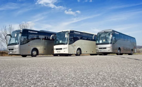 Εξιχνιάσθηκαν υποθέσεις διαδοχικών κλοπών από σταθμευμένα λεωφορεία στην πόλη των Ιωαννίνων