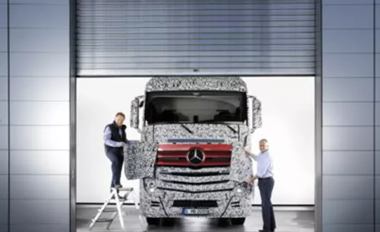 Στο δρόμο για δοκιμές το νέο Mercedes Benz