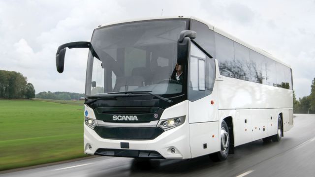 Το νέο Scania Interlink MD είναι το πρώτο πούλμαν μεγάλων αποστάσεων του κόσμου που κινείται με LNG. Προσφέρει αυτονομία μέχρι και 1.000 χλμ. και υπόσχεται περιορισμό των εκπομπών CO2  κατά 20%.