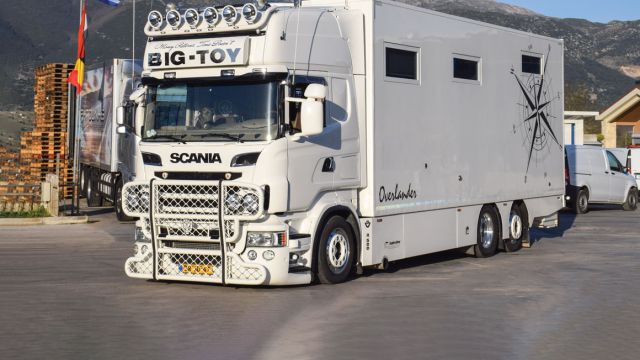 Scania Big Toy: Μεταφέροντας το σπίτι σου