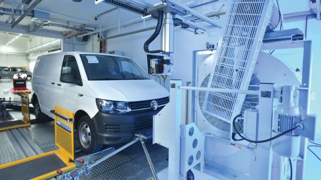 Η μονάδα καλύπτει επιφάνεια 1.000 τ.μ. και βρίσκεται στο εργοστάσιο της Volkswagen, στο Ανόβερο της Γερμανίας. Διαθέτει δύο χώρους δοκιμών, στους οποίους τα οχήματα ελέγχονται με βάση τη παγκόσμια διαδικασία εξέτασης ελαφρών οχημάτων WLTP.