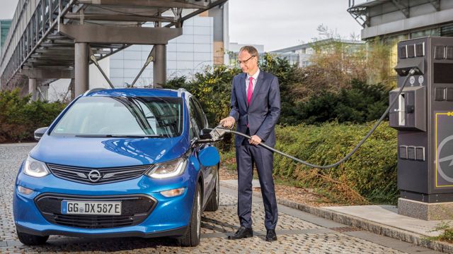Στο Rüsselsheim της Γερμανίας, τη «γενέτειρα» της Opel, θα εγκατασταθούν μέχρι το 2020 περίπου 1.300 σταθμοί φόρτισης ηλεκτρικών οχημάτων. 