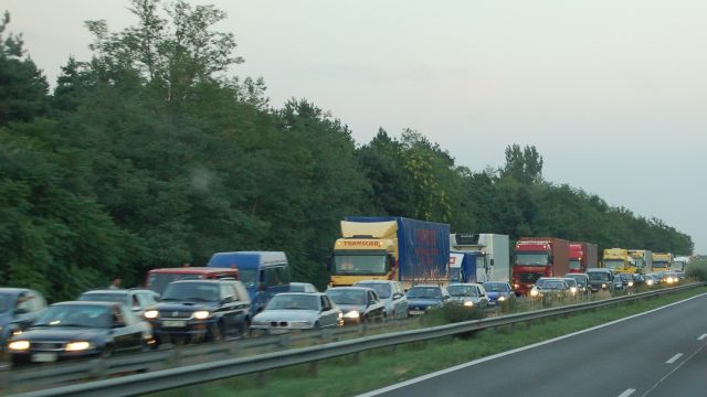 φορτηγα στην εθνική οδό