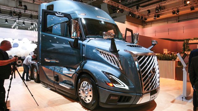 Volvo VNL 860: Κατασκευάζεται στην Ευρώπη για τις αγορές ΗΠΑ και Καναδά