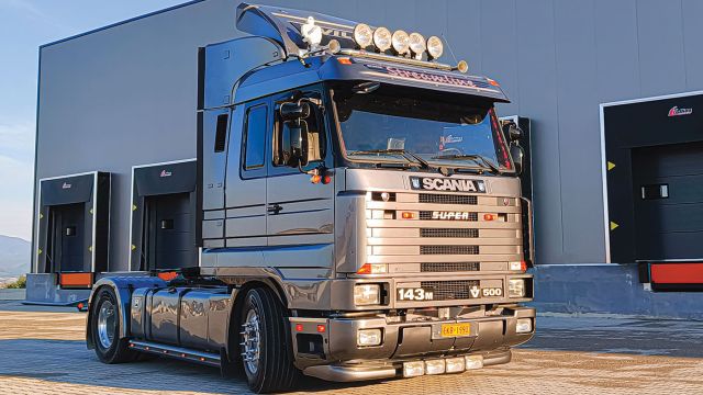 Το Scania 143Μ 500 είναι ένα από τα πιο εμβληματικά μοντέλα του Σουηδού κατασκευαστή.