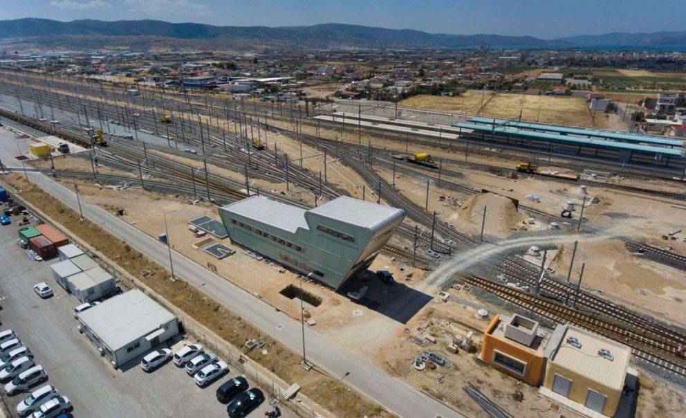 Ο όμιλος Μυτιληναίος θα αναλάβει τελικά την κατασκευή των υποδομών του Θριάσιου Εμπορευματικού Κέντρου (ΘΕΚ). Η ολοκλήρωση των έργων θα απαιτήσει περίοδο 6 ετών.