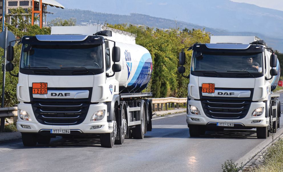 Τα δύο DAF CF της εταιρείας ελίν μεταφέρουν καθημερινά καύσιμα στην πόλη της Θεσσαλονίκης και σε όμορους νομούς. 