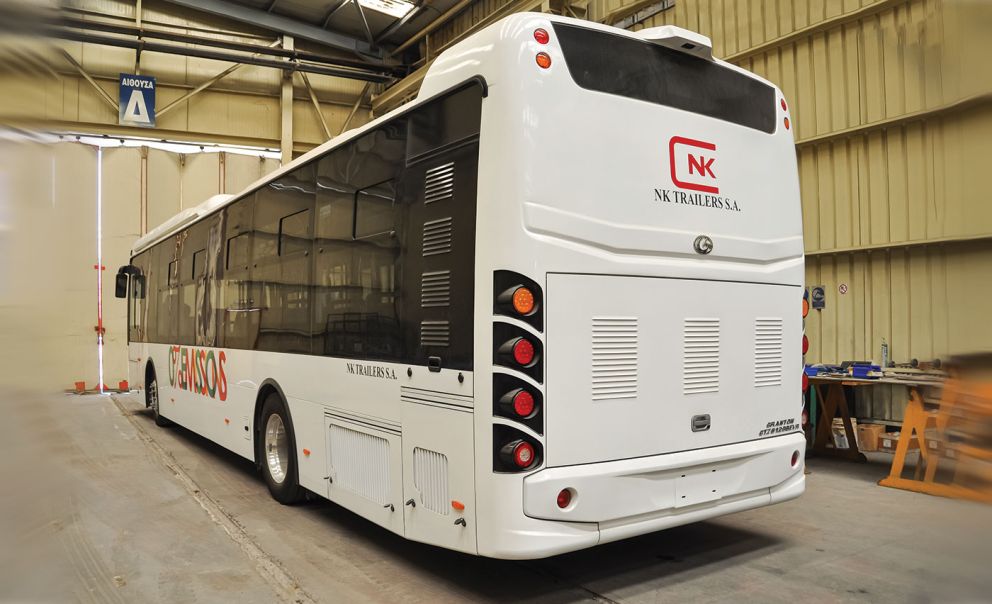 Το λεωφορείο φέρει σύγχρονα συστήματα ασφαλείας και έχει λάβει ευρωπαϊκή έγκριση τύπου