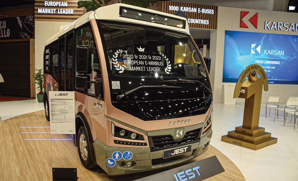 Το έξι μέτρων e-JEST με ηλεκτρικό  μοτέρ απόδοσης 135 kW. Η μέγιστη  αυτονομία φτάνει τα 210 χιλιόμετρα. 