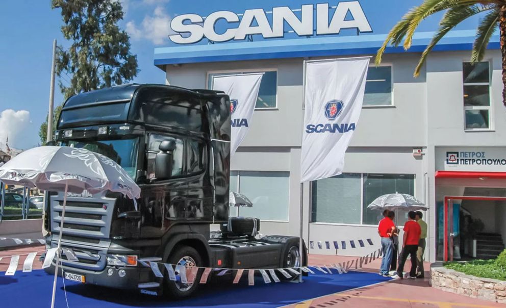 Με την ανάληψη της αντιπροσωπείας των φορτηγών Scania στην Ελλάδα, η Πέτρος Πετρόπουλος προχώρησε σε μια σειρά μεγάλων επενδύσεων, όπως επέκταση των εγκαταστάσεων, δημιουργία δικτύου συνεργείων, αποθήκες ανταλλακτικών κ.α.