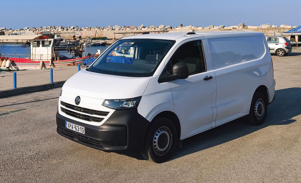 Το Transporter Van διαθέτει πολλά σύγχρονα  συστήματα ασφαλείας, όπως Lane Assist (ενεργό σύστημα διατήρησης λωρίδας κυκλοφορίας), Σύστημα πέδησης έκτακτης ανάγκης Front Assist και αναγνώριση σημάτων κυκλοφορίας, καθώς επίσης Cruise control με predictive speed limiter.