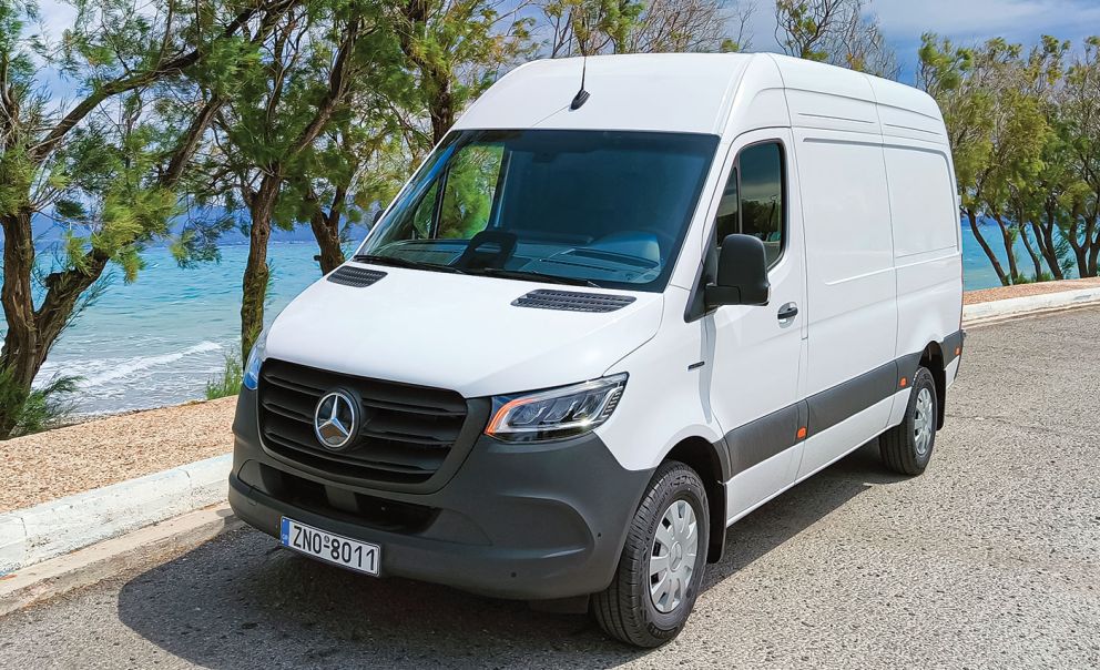Η μπαταρία έχει απόδοση 81 kWh με την αυτονομία να φτάνει τα 278 χιλιόμετρα (συνδυασμένος κύκλος WLTP) και σε αστικό κύκλο να αγγίζει τα 368 χιλιόμετρα. Σε ταχυφορτιστή 115 kW η φόρτιση από το 10 στο 80% πραγματοποιείται περίπου σε 32 λεπτά.