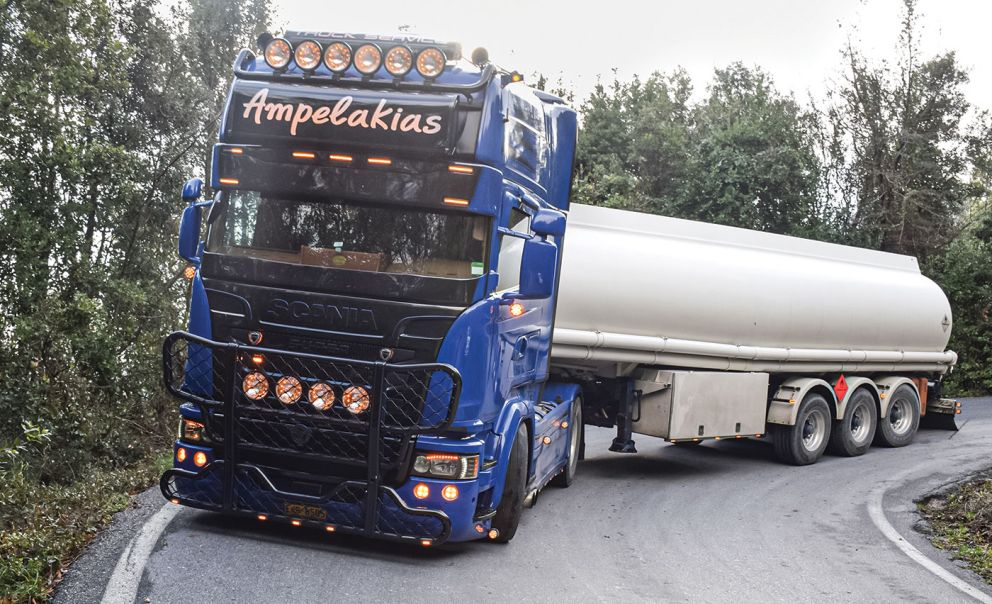 Στροφή- πέταλο στο οποίο χωράει μόνο ένα όχημα.