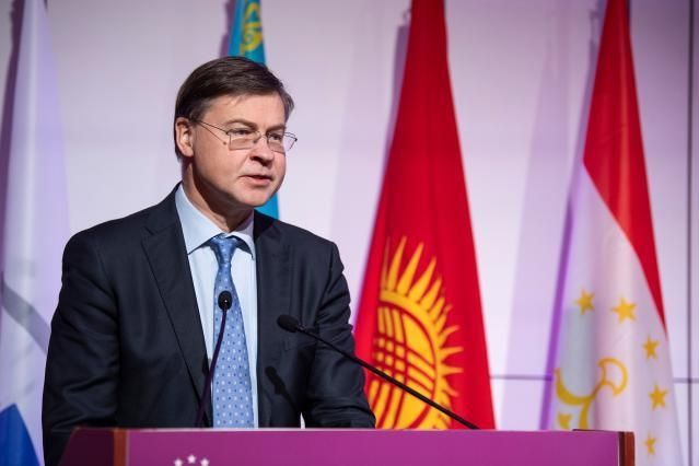  Valdis Dombrovskis 