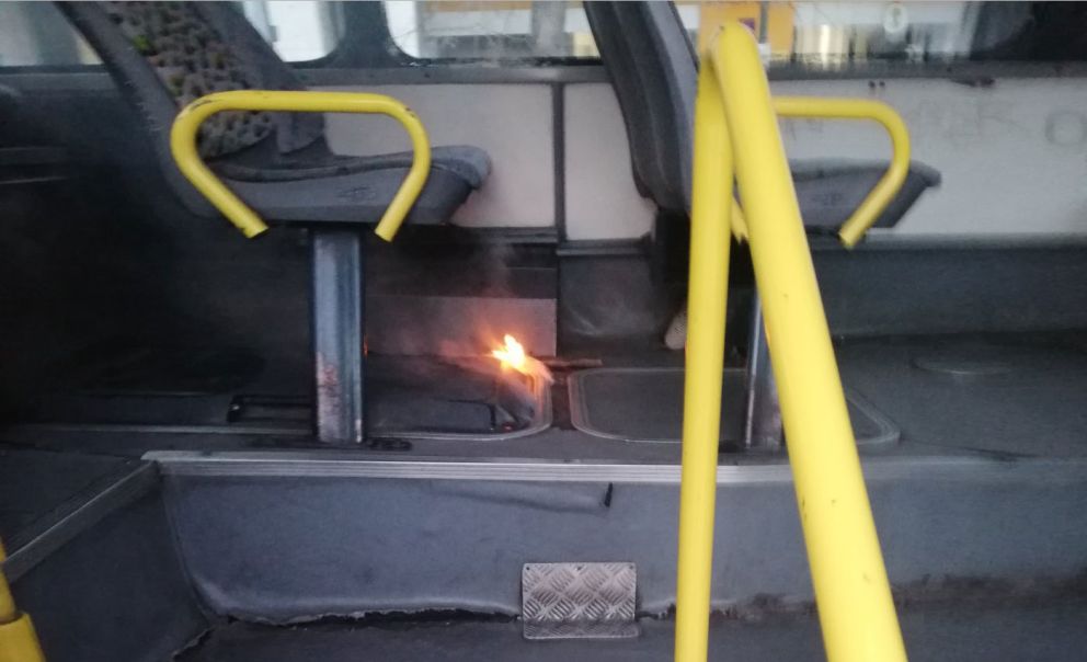 φωτιά σε λεωφορείο