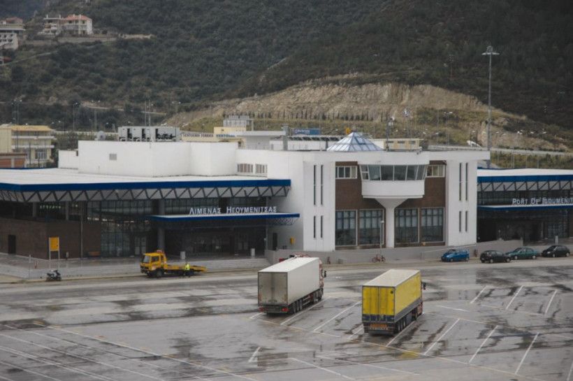 οι ελληνικές αρχές, σε έκτακτη σύνοδο σήμερα Κυριακή, αποφάσισαν τη λήψη ειδικών μέτρων στα λιμάνια της Πάτρας και της Ηγουμενίτσας